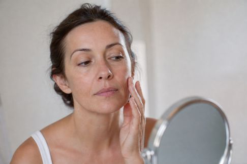 Glycation et vieillissement de la peau : comment la prévenir au quotidien ?