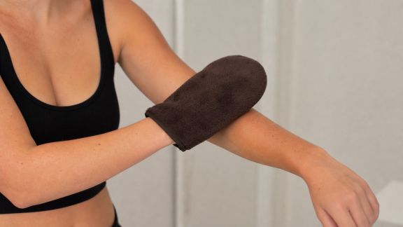 Appliquer l’autobronzant sans traces : guide étape par étape
