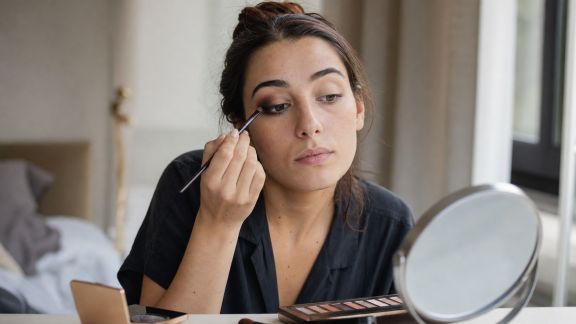 Comment adapter son make-up du jour au soir sans tout refaire