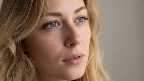 Faire ressortir des yeux clairs : choix de couleurs et techniques à privilégier