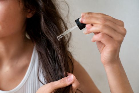 Hydratation capillaire : comment repérer et corriger une chevelure sèche