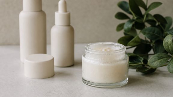 Intégrer les probiotiques dans sa routine visage : pour qui, pourquoi, comment