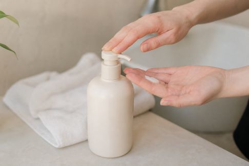 Notre expérience avec une lotion exfoliante douce pour peaux sensibles