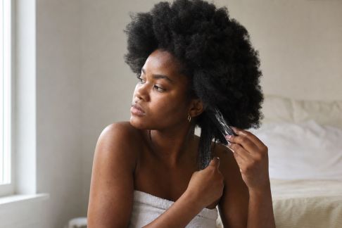 Retour d’expérience : routine capillaire sans rinçage pour cheveux crépus