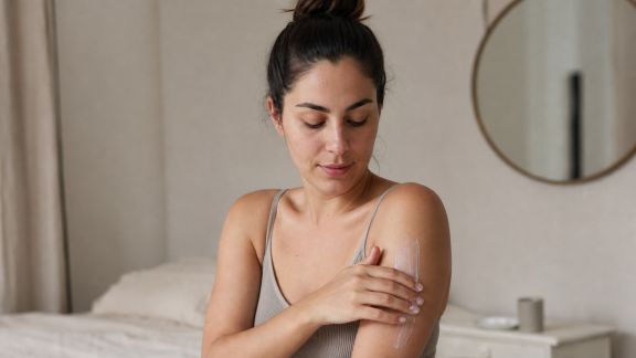 Adopter des gestes beauté au quotidien pour révéler l’éclat de la peau du corps