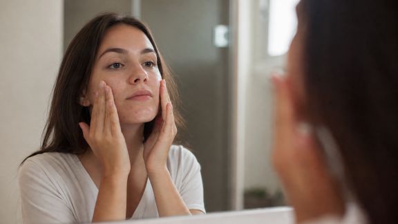 Routines visage anti-stress : apaiser sa peau et son esprit au quotidien