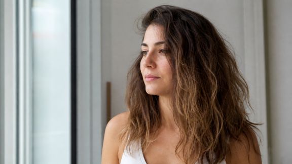 Frisottis par temps humide : stratégies efficaces pour en venir à bout
