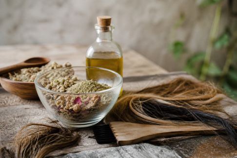 Peut-on intégrer le bio dans les soins capillaires colorants ?