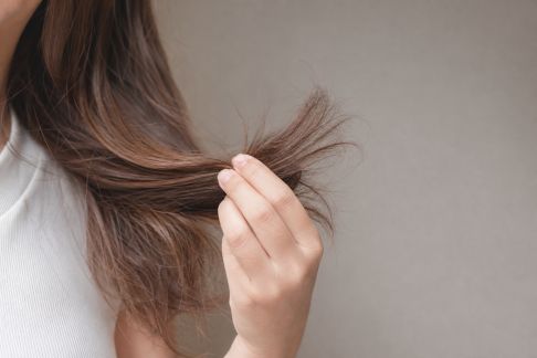 Prendre soin de ses pointes : gestes et soins pour éviter la sécheresse et la casse